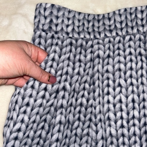 Banana Republic “faux cable knit”‎ skort- sz 0 - Picture 2 of 8